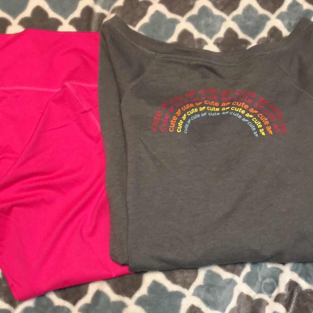 🥳2/$100🥳 Fabletics legging and sweater outfit